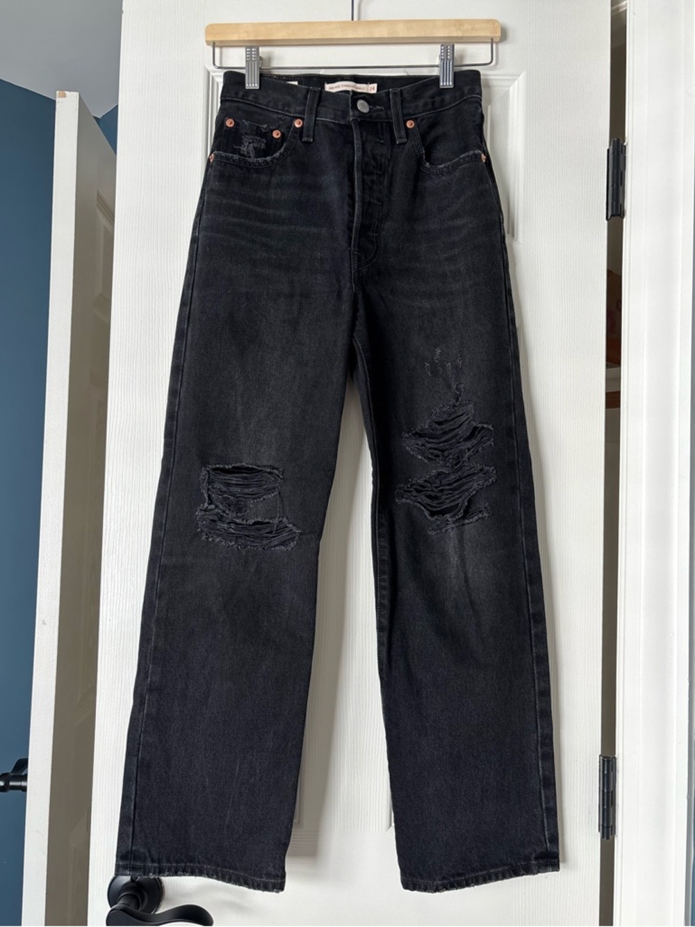 Levi’s Ribcage Straight Ankle Jeans